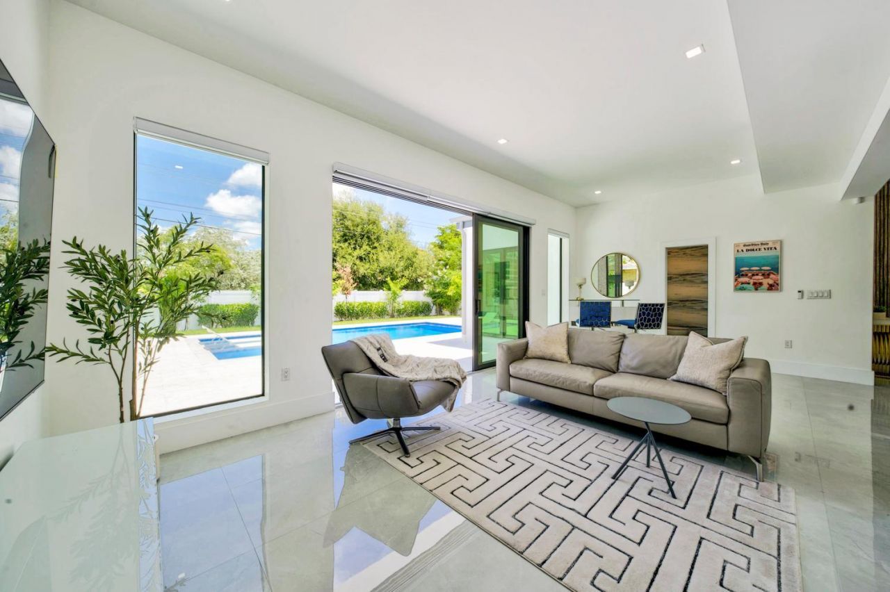 3933 Washington Street, Hollywood, FL 33021 Photo