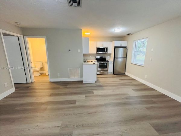1011 SW 8th St , Unit D, Hallandale Beach, FL 33009