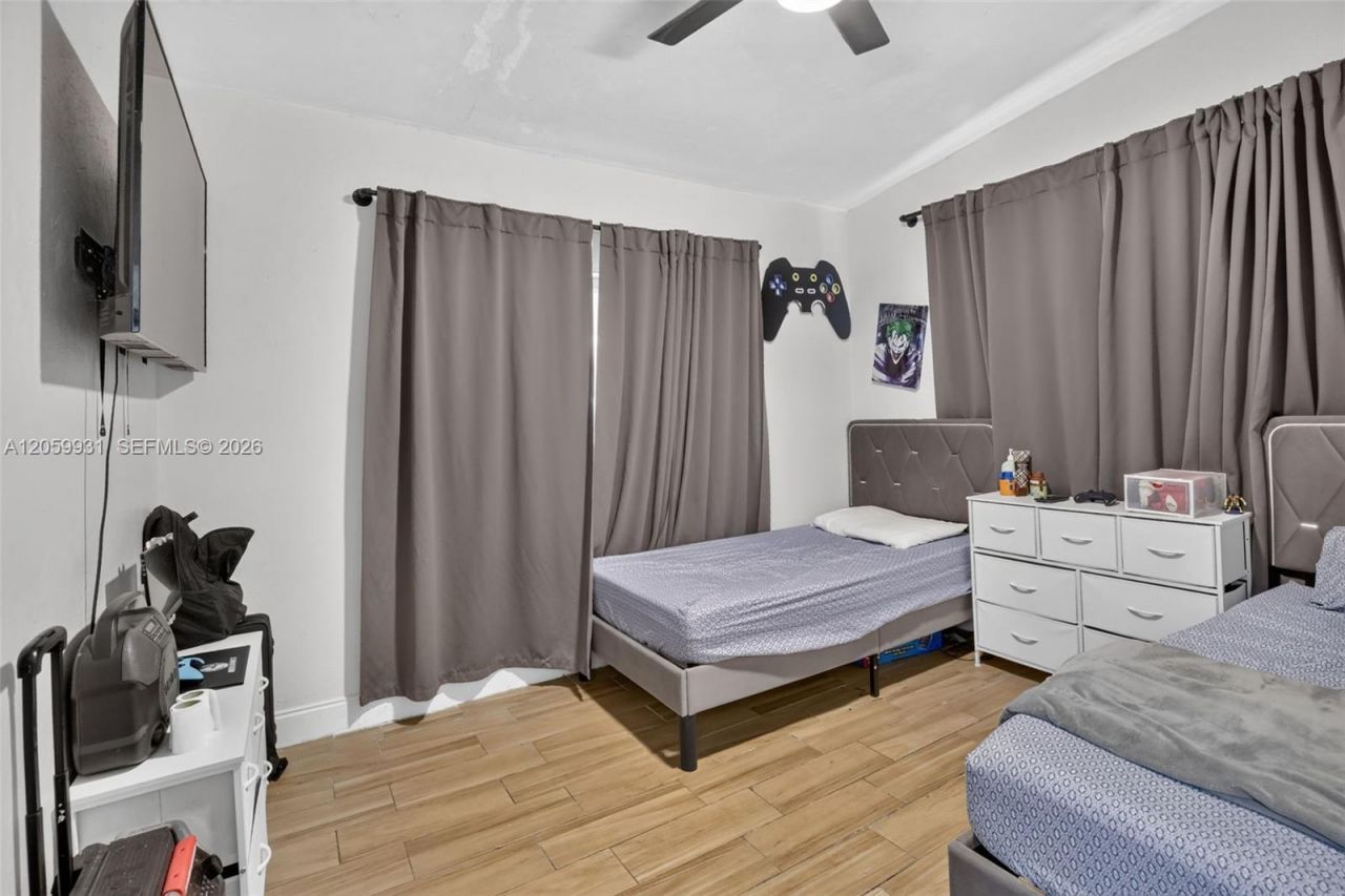 6601 SW 6th St, Pembroke Pines, FL 33023 Photo