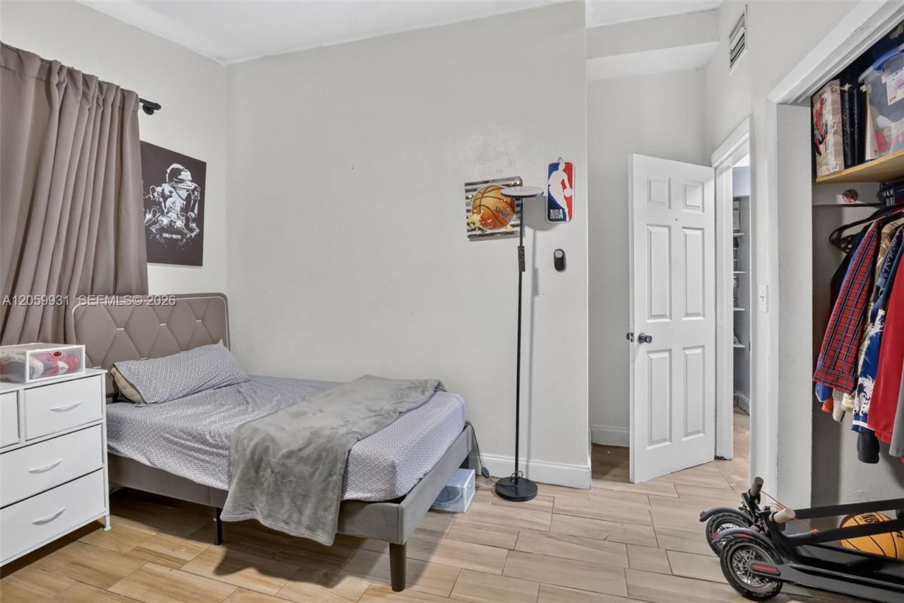 6601 SW 6th St, Pembroke Pines, FL 33023 Photo