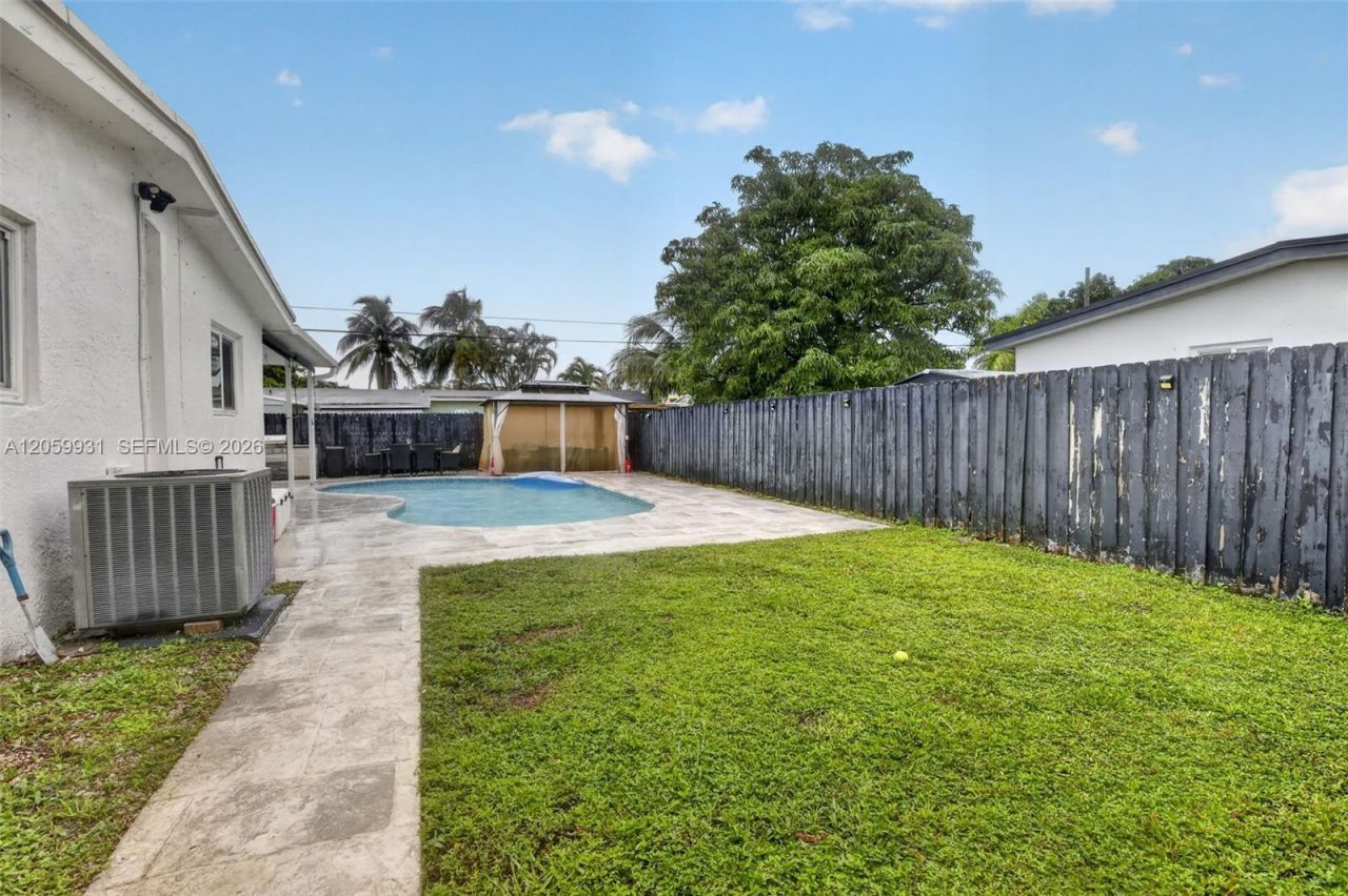 6601 SW 6th St, Pembroke Pines, FL 33023 Photo