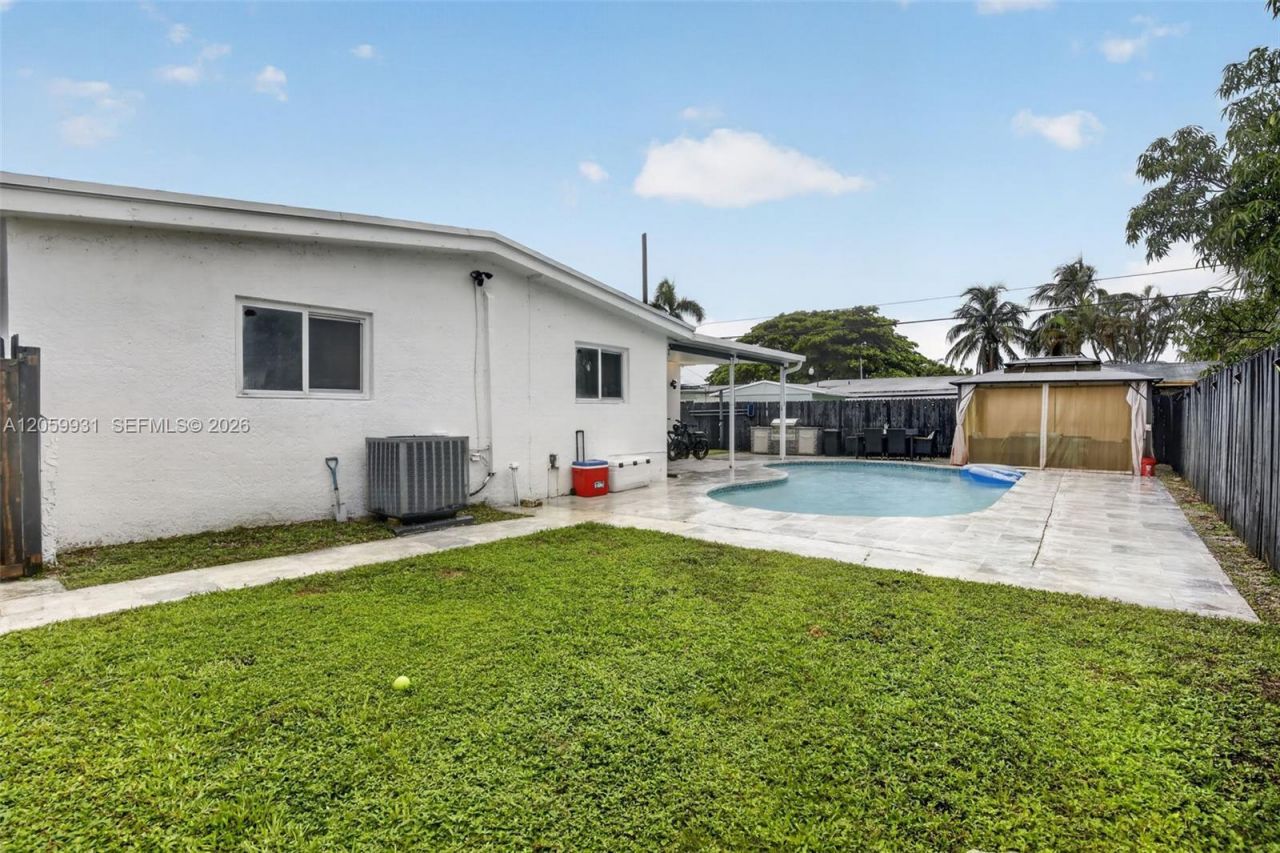 6601 SW 6th St, Pembroke Pines, FL 33023 Photo