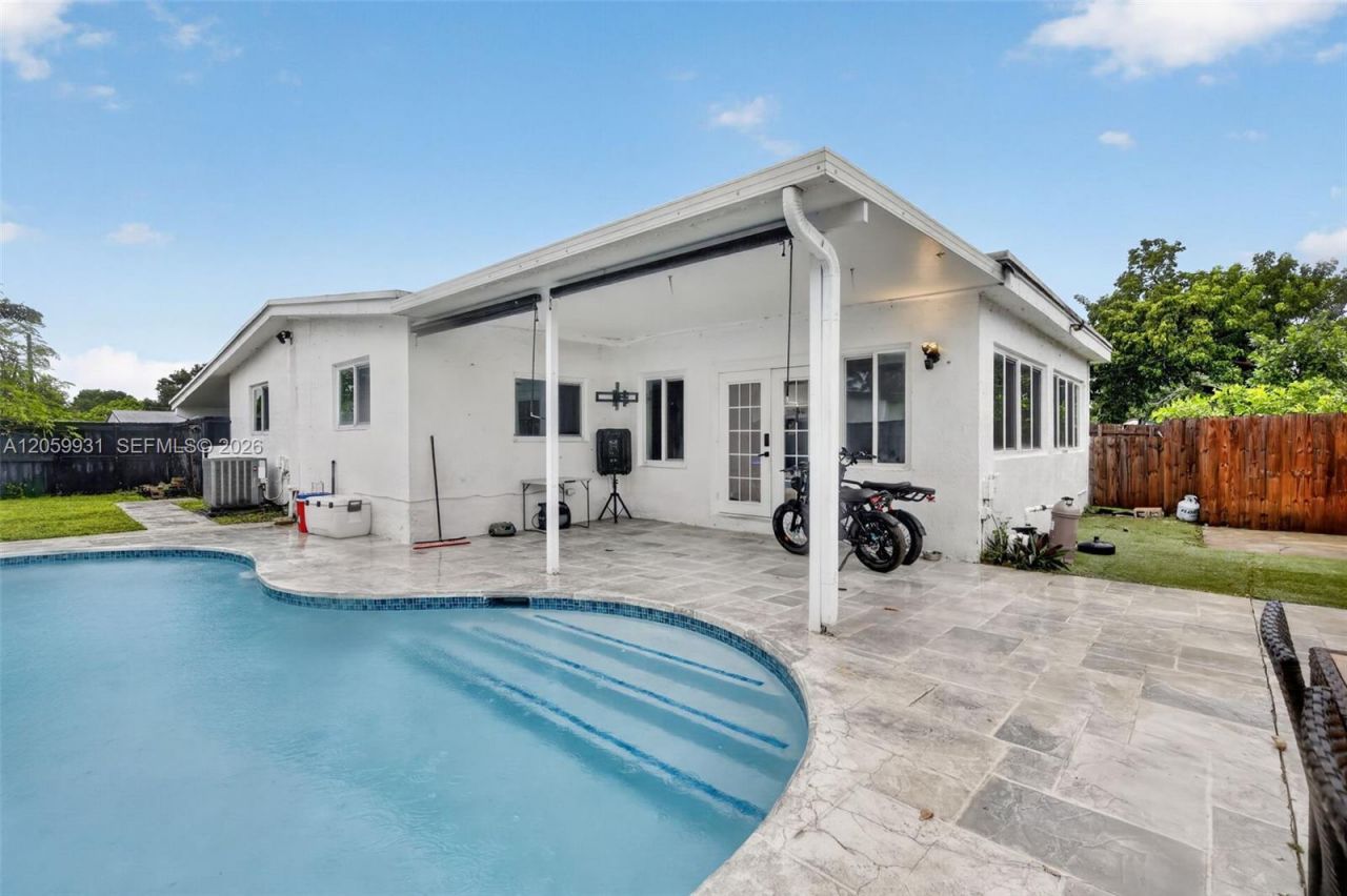 6601 SW 6th St, Pembroke Pines, FL 33023 Photo