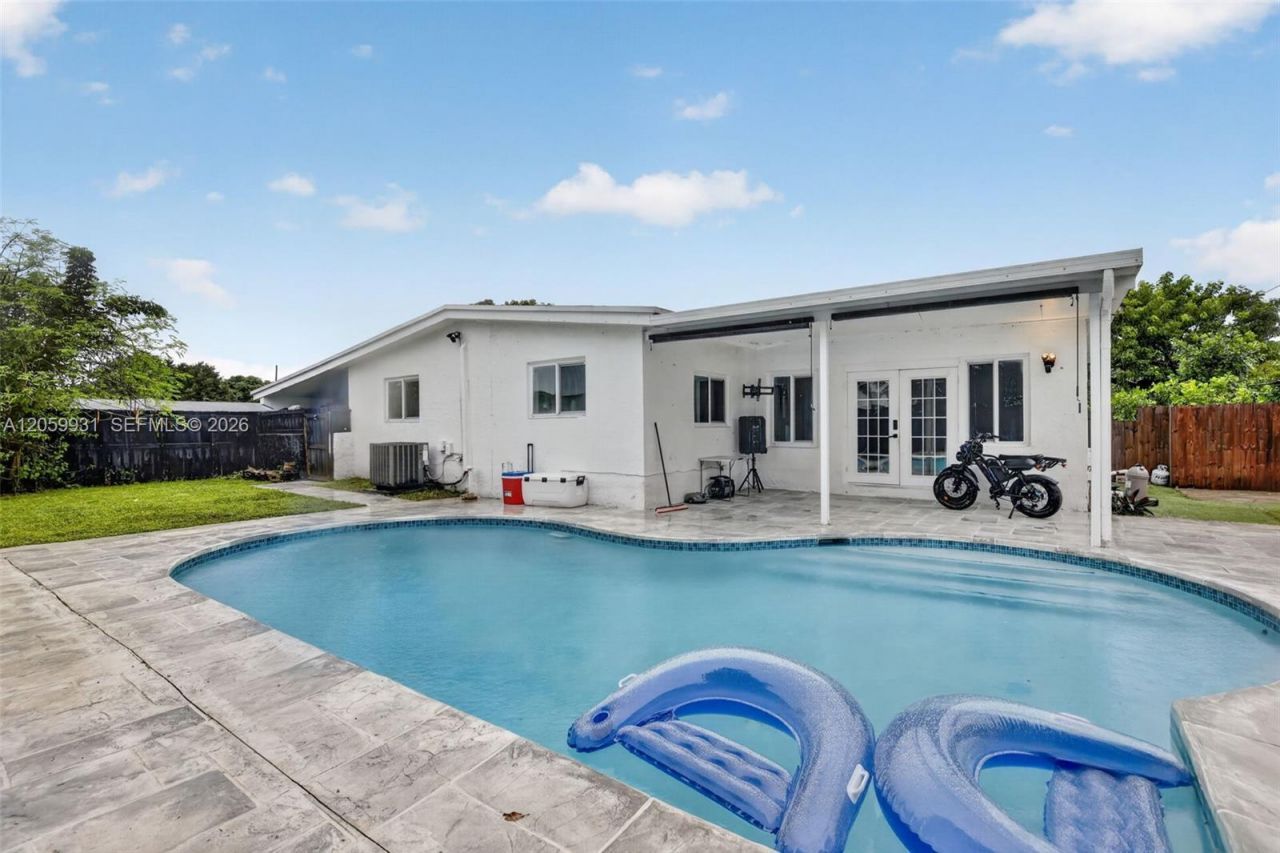 6601 SW 6th St, Pembroke Pines, FL 33023 Photo