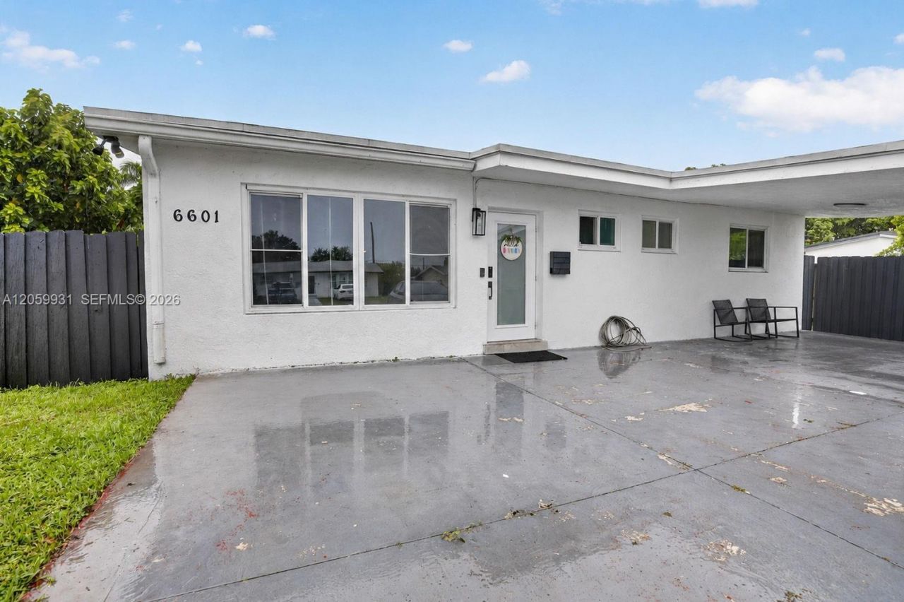 6601 SW 6th St, Pembroke Pines, FL 33023 Photo