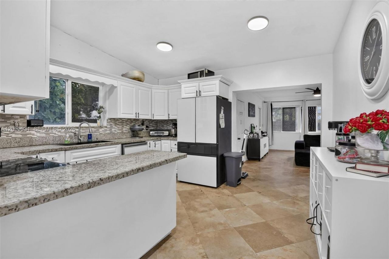 6601 SW 6th St, Pembroke Pines, FL 33023 Photo