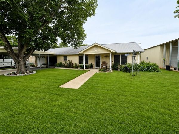 406 N Goliad , Runge, TX 78151