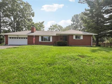 2078 S Belleview Drive, Bellbrook, OH 45305
