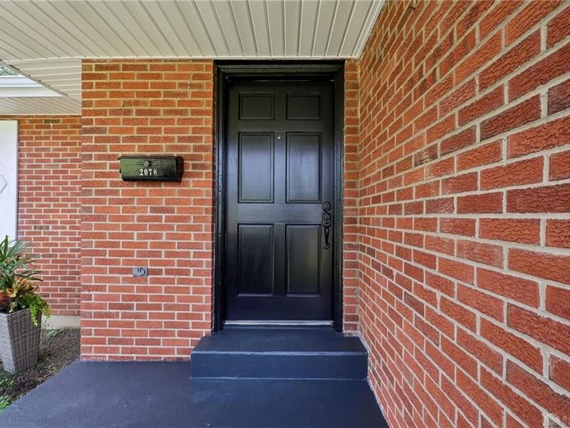 2078 S Belleview Drive, Bellbrook, OH 45305 Photo 3