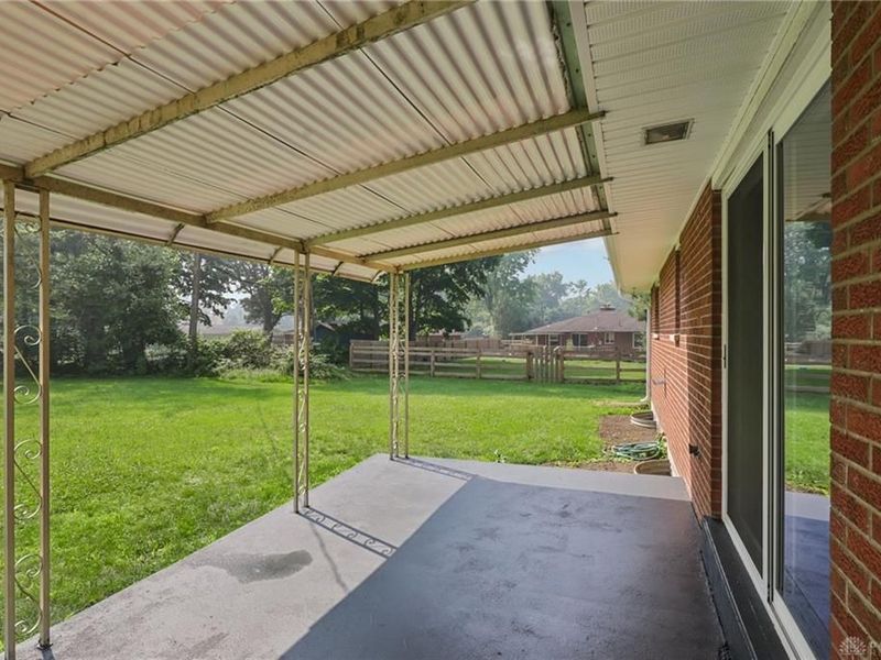 2078 S Belleview Drive, Bellbrook, OH 45305 Photo 32