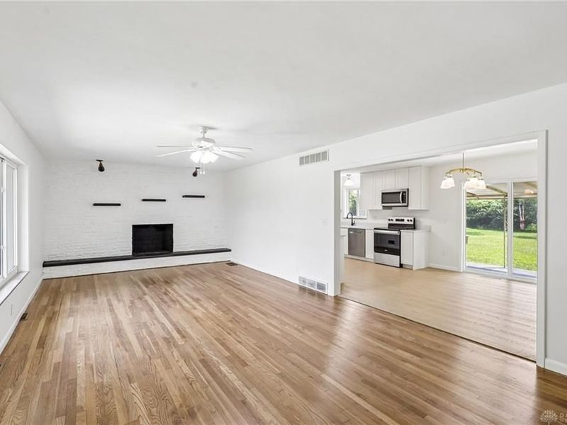2078 S Belleview Drive, Bellbrook, OH 45305 Photo 4