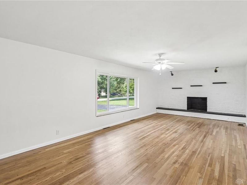 2078 S Belleview Drive, Bellbrook, OH 45305 Photo 6