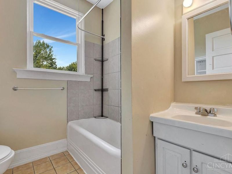 1831 W North Bend Road, Cincinnati, OH 45224 Photo 15