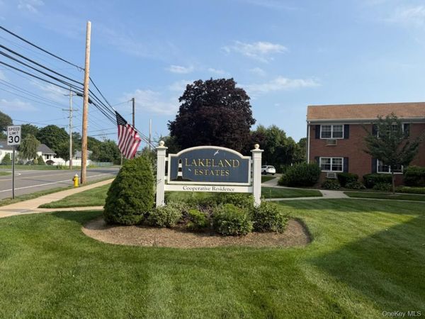 338 Lakeland Avenue, Unit 6 E, Sayville, NY 11782