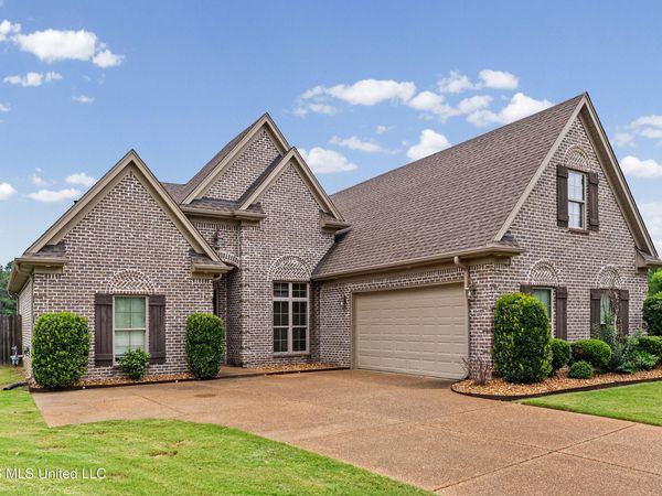 111 London Cove, Batesville, MS 38606