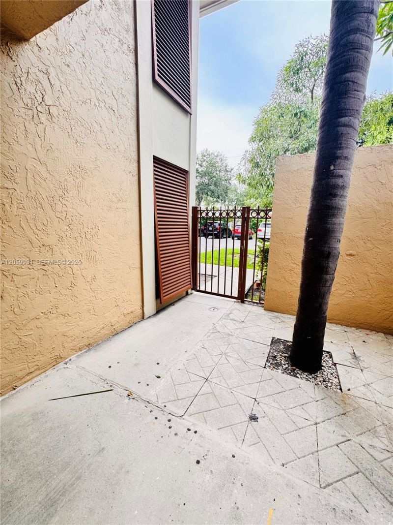 3939 NE 5th Ave , Unit C106, Boca Raton, FL 33431 Photo
