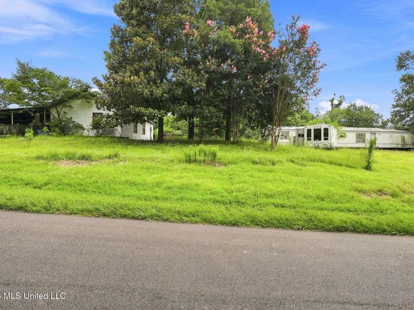 516 Graball Freerun Road, Yazoo City, MS 39194