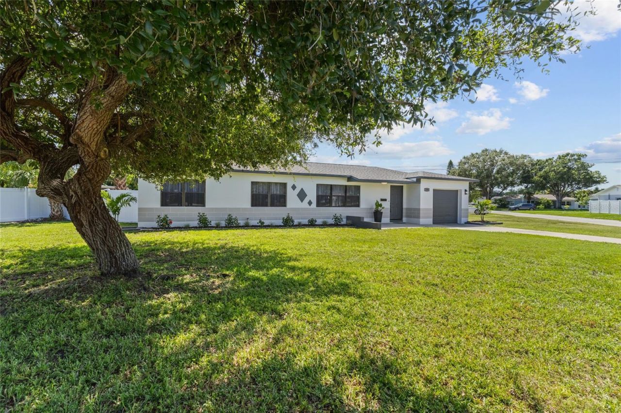 1200 63rd Avenue N, Saint Petersburg, FL 33702 Photo