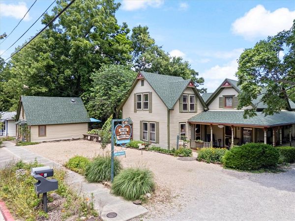 5 Summit Street , Eureka Springs, AR 72632