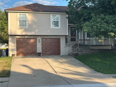 111 NW 114th Terrace, Kansas City, MO 64155