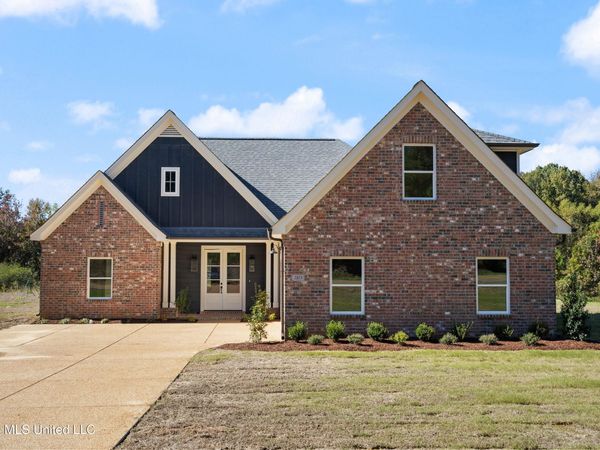 2373 S Highway 301 , Hernando, MS 38632
