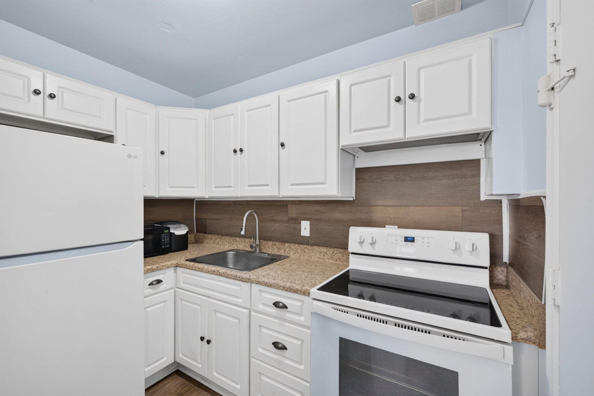 1821 NE 62nd Street, Unit 312, Fort Lauderdale, FL 33308 Photo