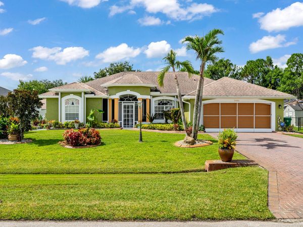 5493 NW Chapel Court, Port Saint Lucie, FL 34986