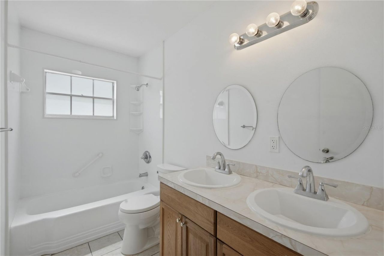 604 Royal Crest Drive , Brandon, FL 33511 Photo
