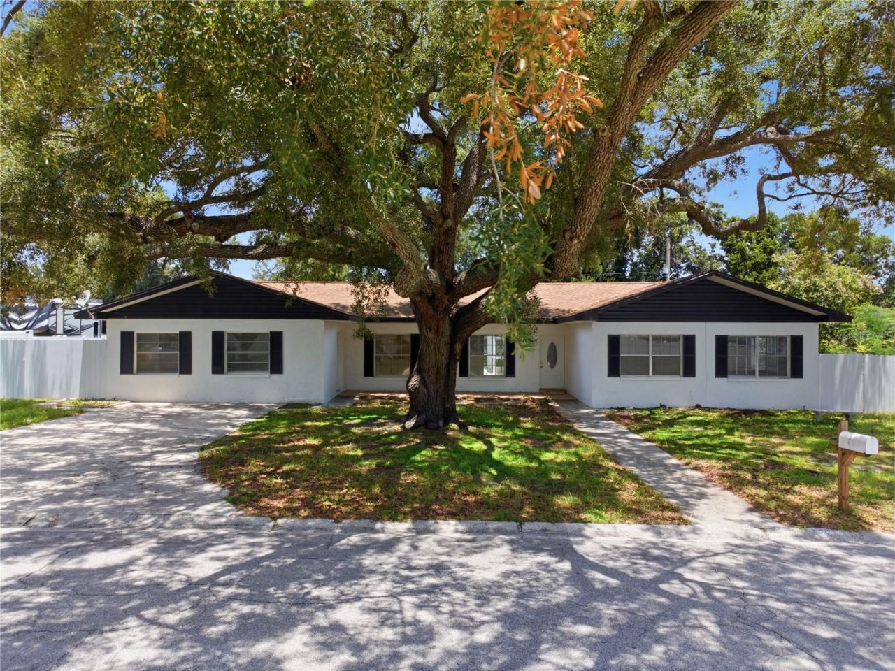 604 Royal Crest Drive , Brandon, FL 33511 Photo