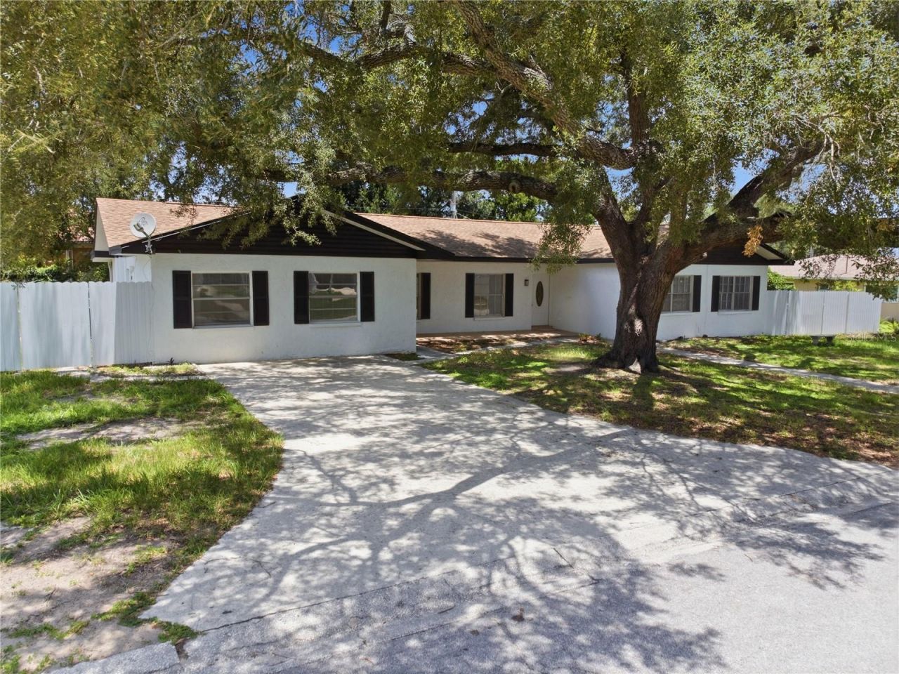 604 Royal Crest Drive , Brandon, FL 33511 Photo