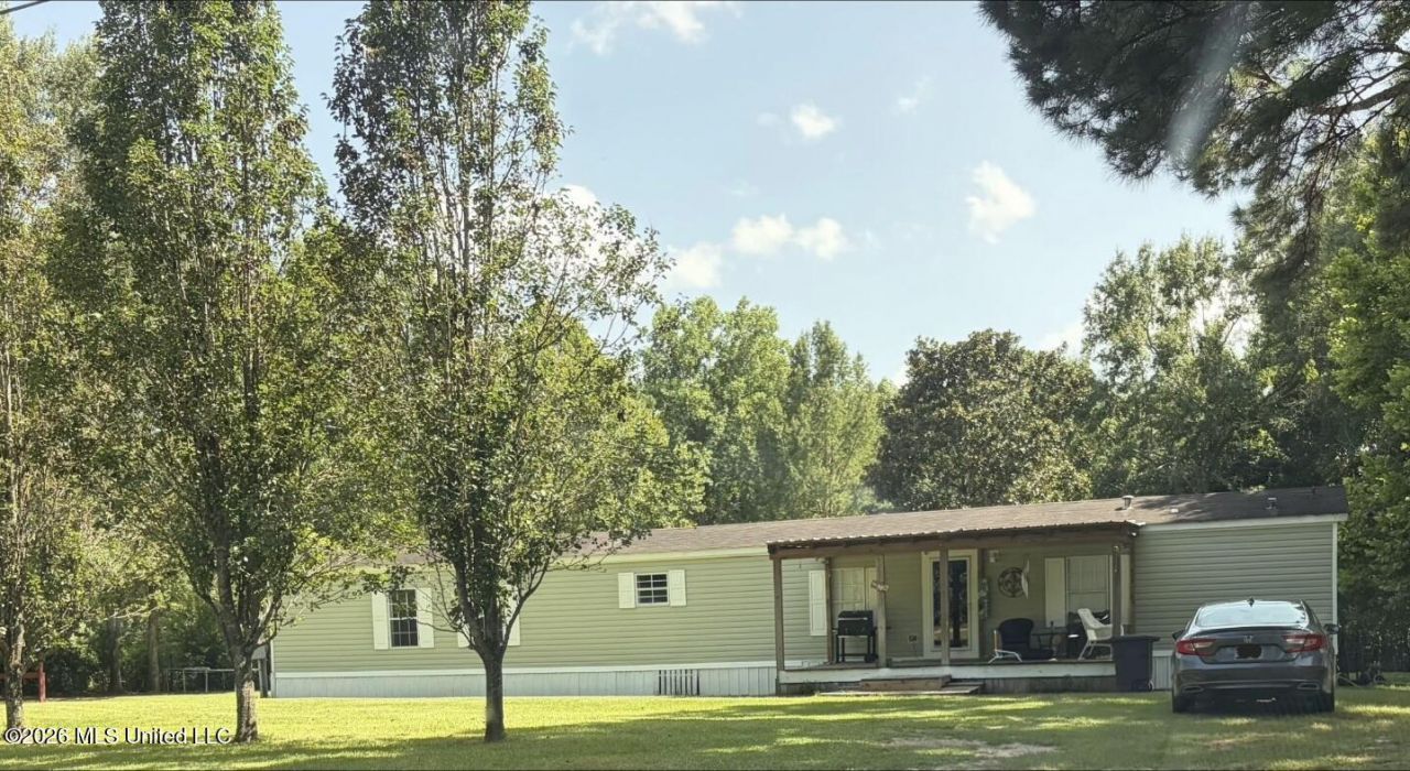 34 S Fork Drive, Carriere, MS 39426 Main Photo