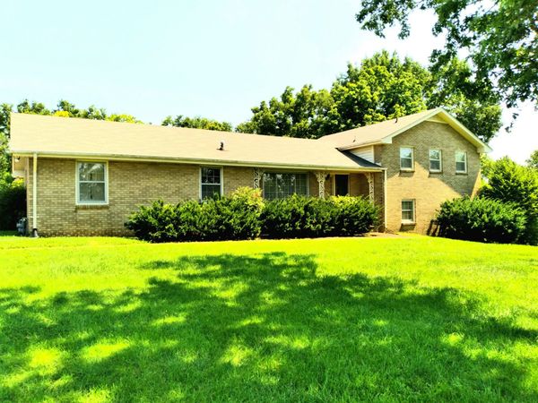304 Loretta Dr , Goodlettsville, TN 37072