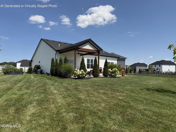 1403 Roberts Circle, Waterville, OH 43566