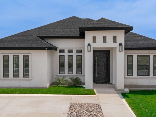 3129 Regina Dr, Eagle Pass, TX 78852