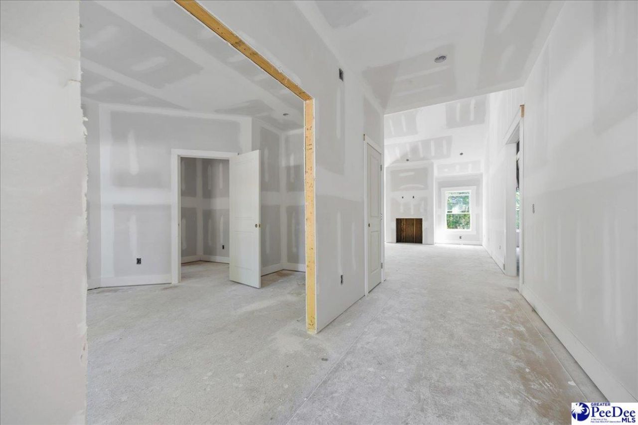 306 Westover Drive Photo 4