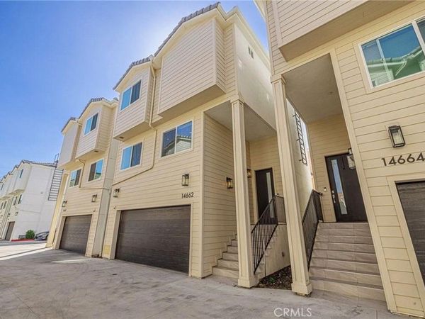 14662 W Sara Lane, Panorama City, CA 91344