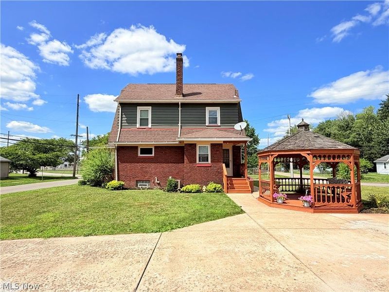 963 Warren Avenue , Niles, OH 44446 Photo 2