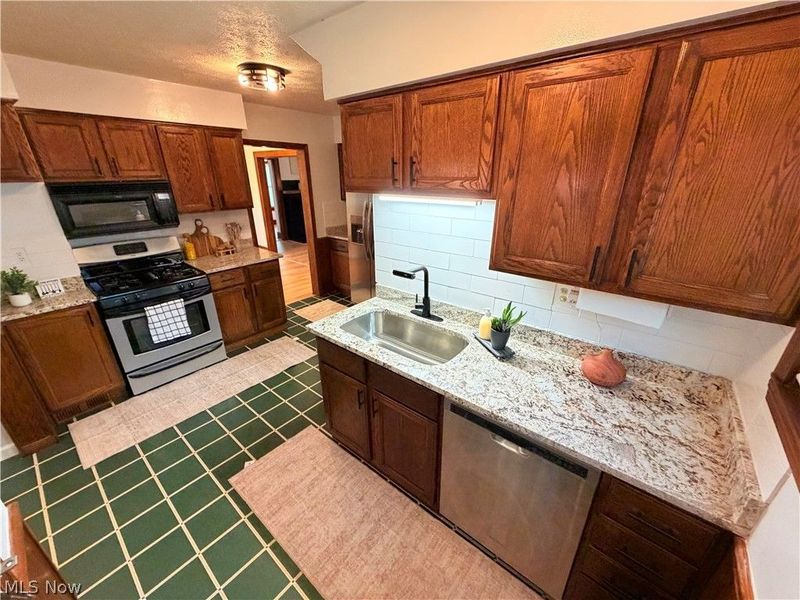 963 Warren Avenue , Niles, OH 44446 Photo 25