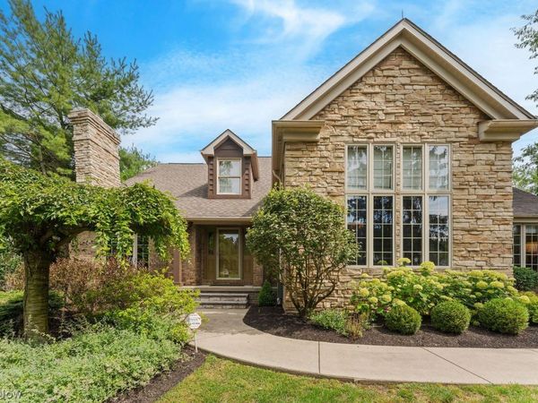 3825 Weymouth Woods Drive, Medina, OH 44256