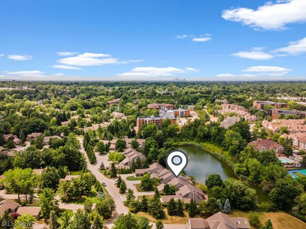 10 Nantucket Court, Beachwood, OH 44122