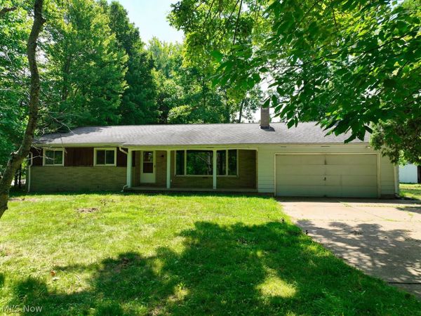 38140 Rogers Road, Willoughby Hills, OH 44094