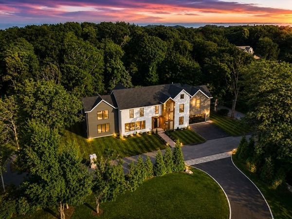 43 Pleasant St, Nahant, MA 01908