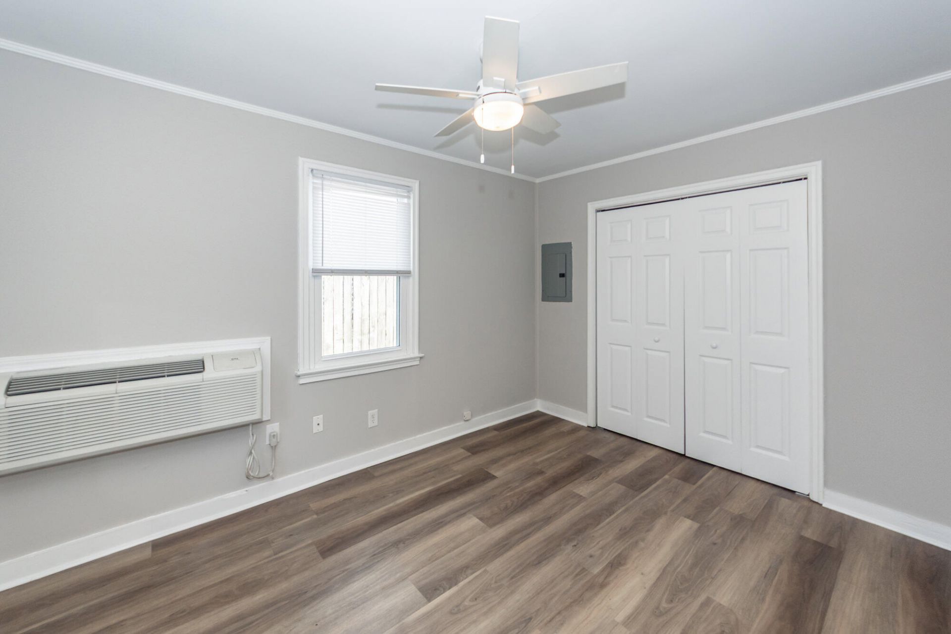 3860 Chestnut Street Photo 7
