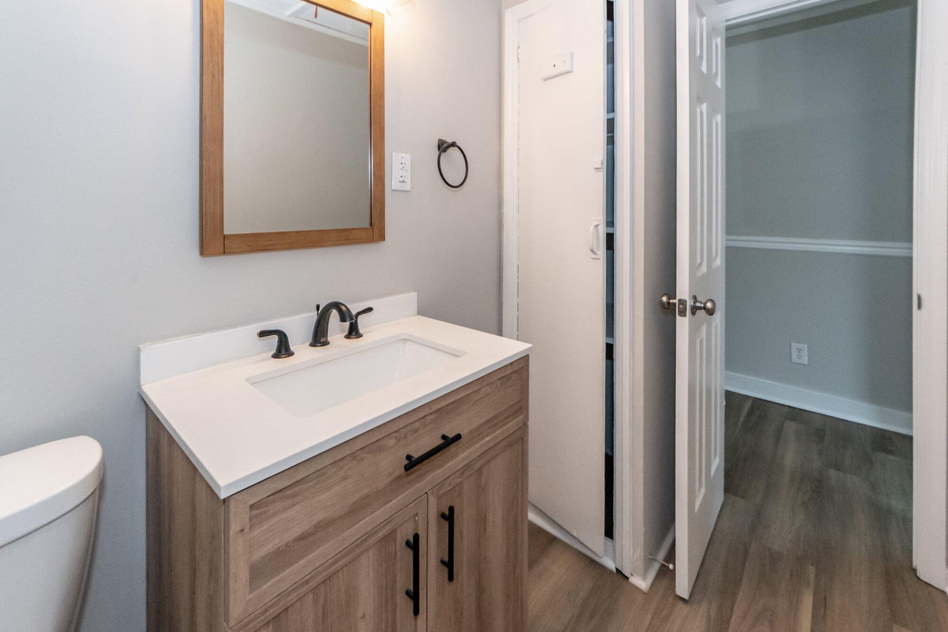3860 Chestnut Street Photo 9