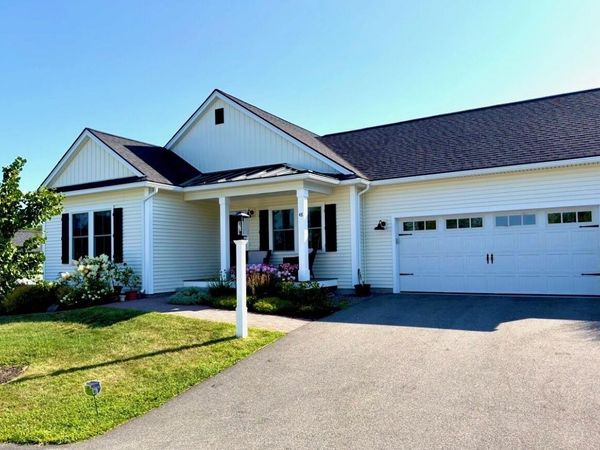 48 Maxwell Woods Drive, Unit 48, Cape Elizabeth, ME 04107
