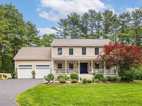 2 Beacon Street, Kennebunk, ME 04043