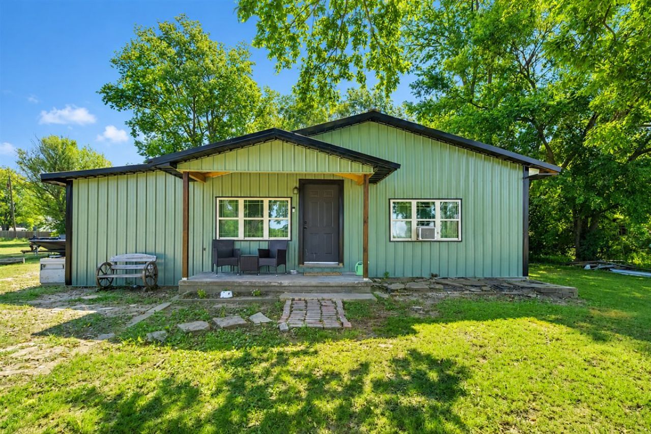 450 S Delaware Avenue, Lenapah, OK 74042 Main Photo