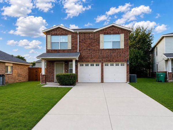 305 Daisy Lane , Wilmer, TX 75172