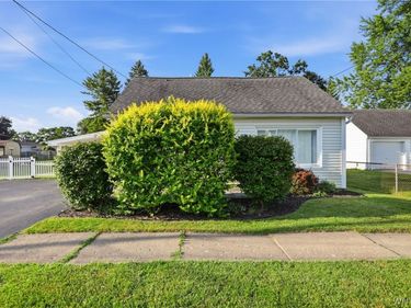 533 Euclid Avenue , North Tonawanda, NY 14120