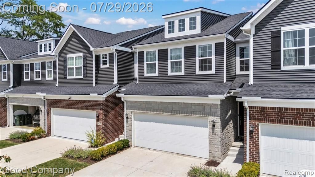 4685 Broomfield Way , Lake Orion Vlg, MI 48359 Main Photo